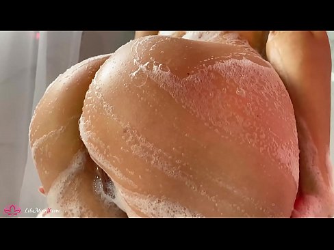 ❤️ Brunette masturboi pillua vibraattorilla intensiiviseen orgasmiin suihkussa Laadukas porno at porn fi.bassaniluigi.ru