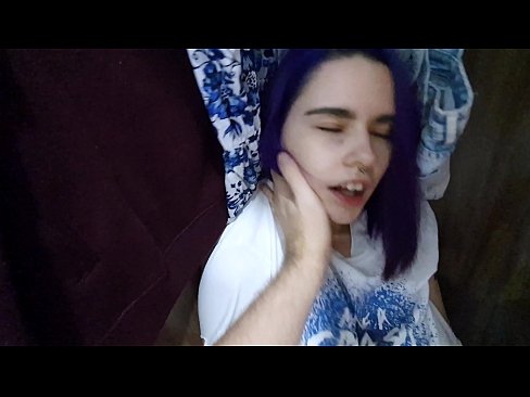 ❤️ Löysin siskoni kaapista ja autoin häntä laukeamaan Laadukas porno at porn fi.bassaniluigi.ru
