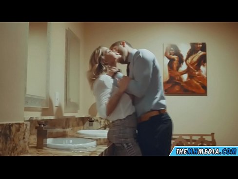 ❤️ Kun povekas blondi viettelee sinut julkisessa vessassa Laadukas porno at porn fi.bassaniluigi.ru